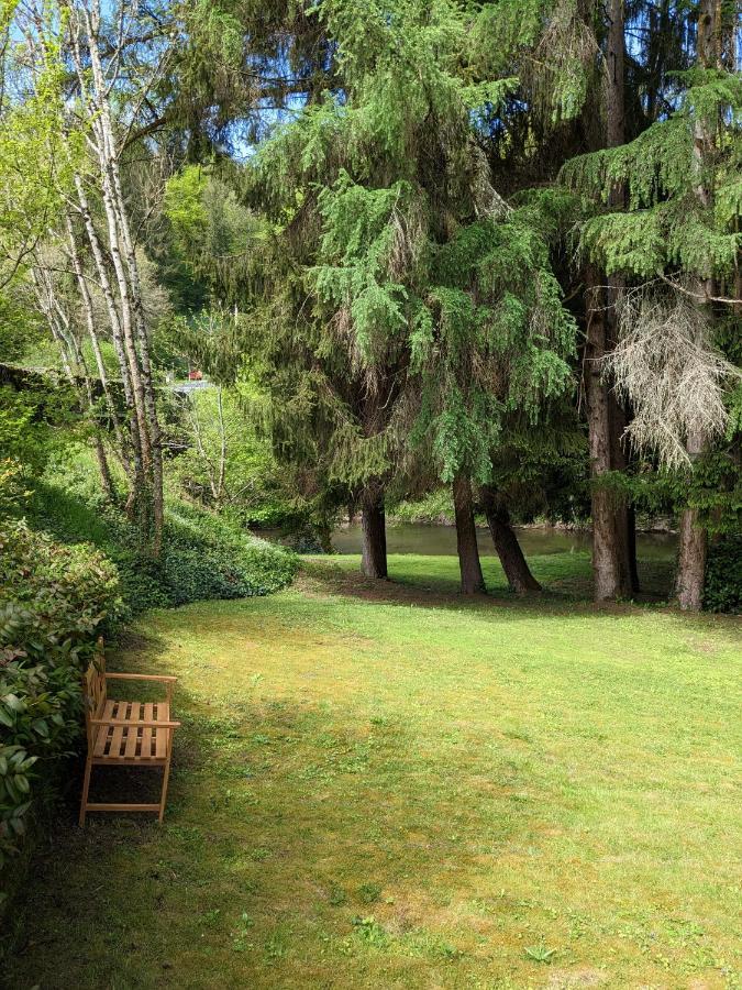 Sous Le Chateau Jumilhac-le-Grand Экстерьер фото