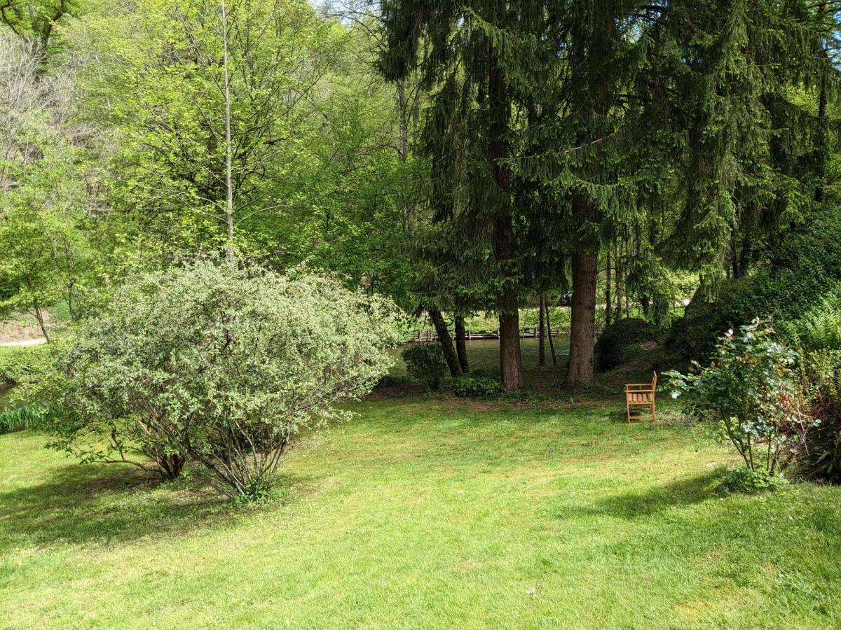 Sous Le Chateau Jumilhac-le-Grand Экстерьер фото